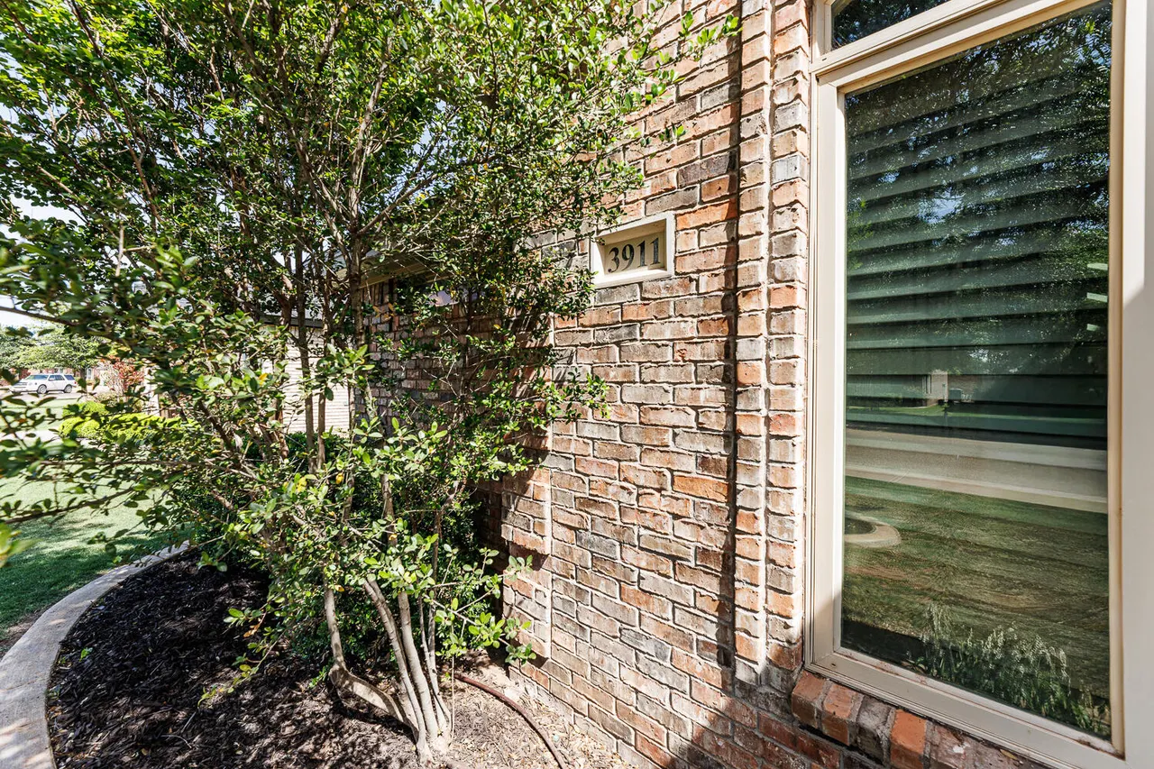 Photo 11 — 3911 100th Street, Lubbock, TX 79423