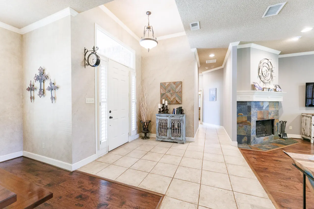 Photo 14 — 3911 100th Street, Lubbock, TX 79423