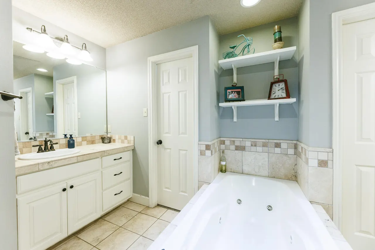 Photo 80 — 3911 100th Street, Lubbock, TX 79423