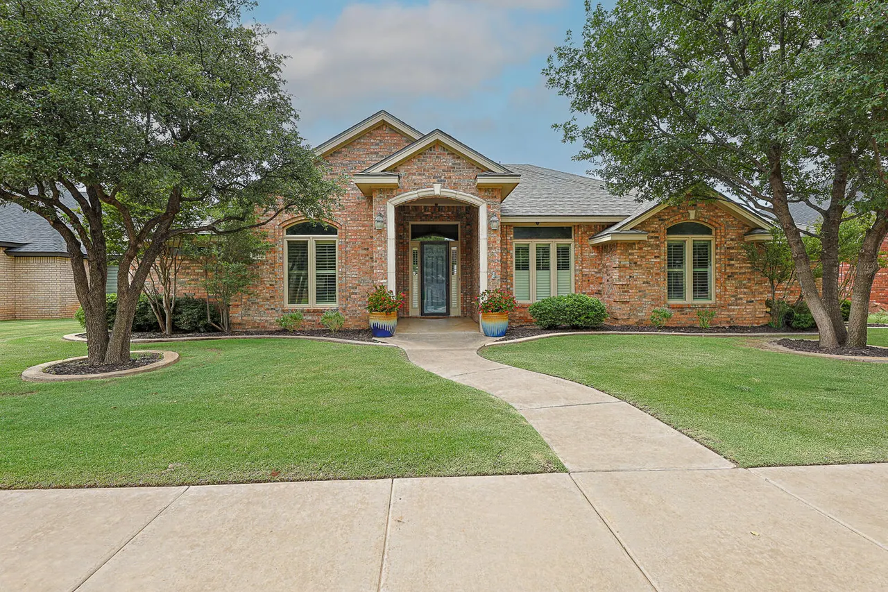 Photo 2 — 3911 100th Street, Lubbock, TX 79423