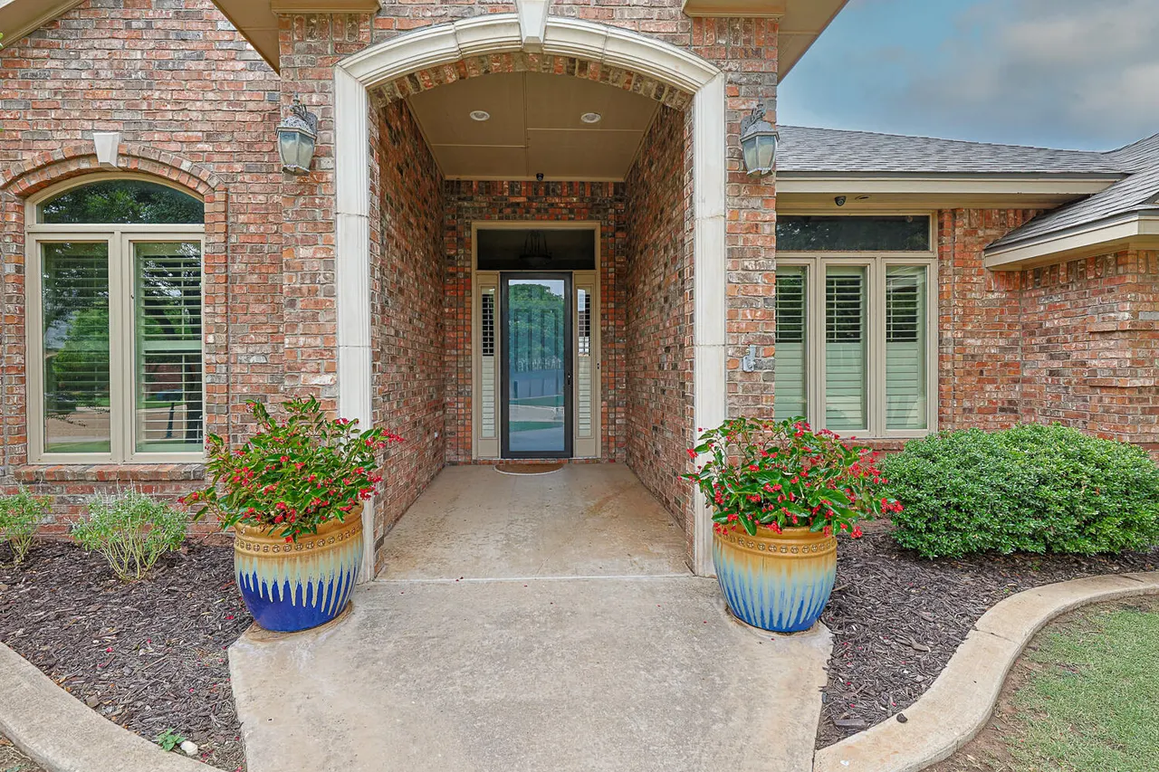 Photo 9 — 3911 100th Street, Lubbock, TX 79423