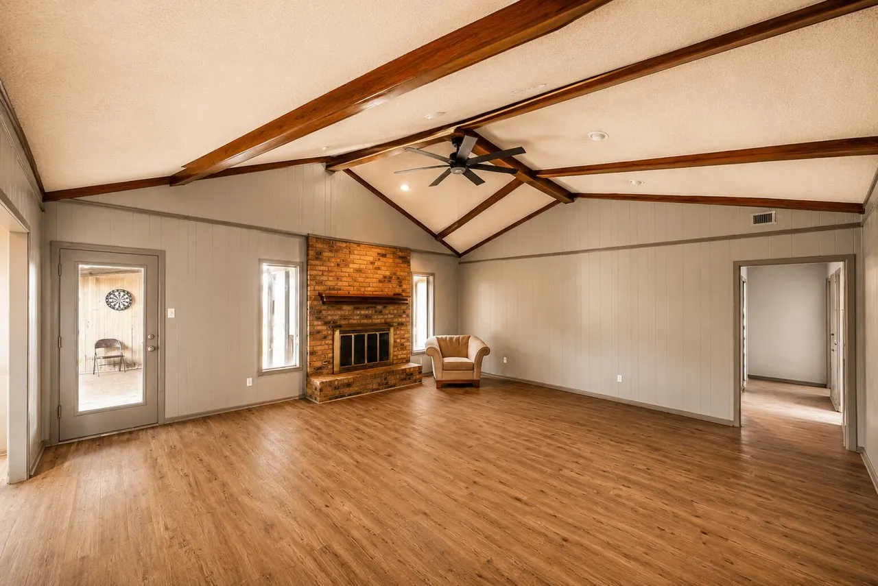 Photo 4 — 8014 Bangor Avenue, Lubbock, TX 79424