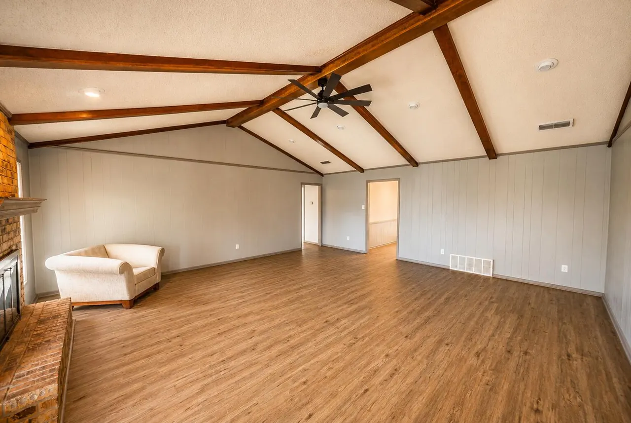Photo 5 — 8014 Bangor Avenue, Lubbock, TX 79424