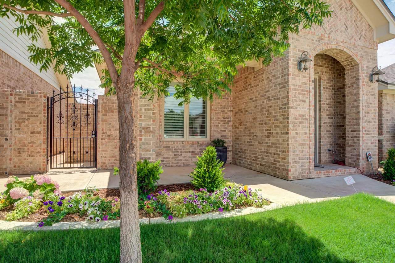 Photo 9 — 3825 59th Street, Lubbock, TX 79413