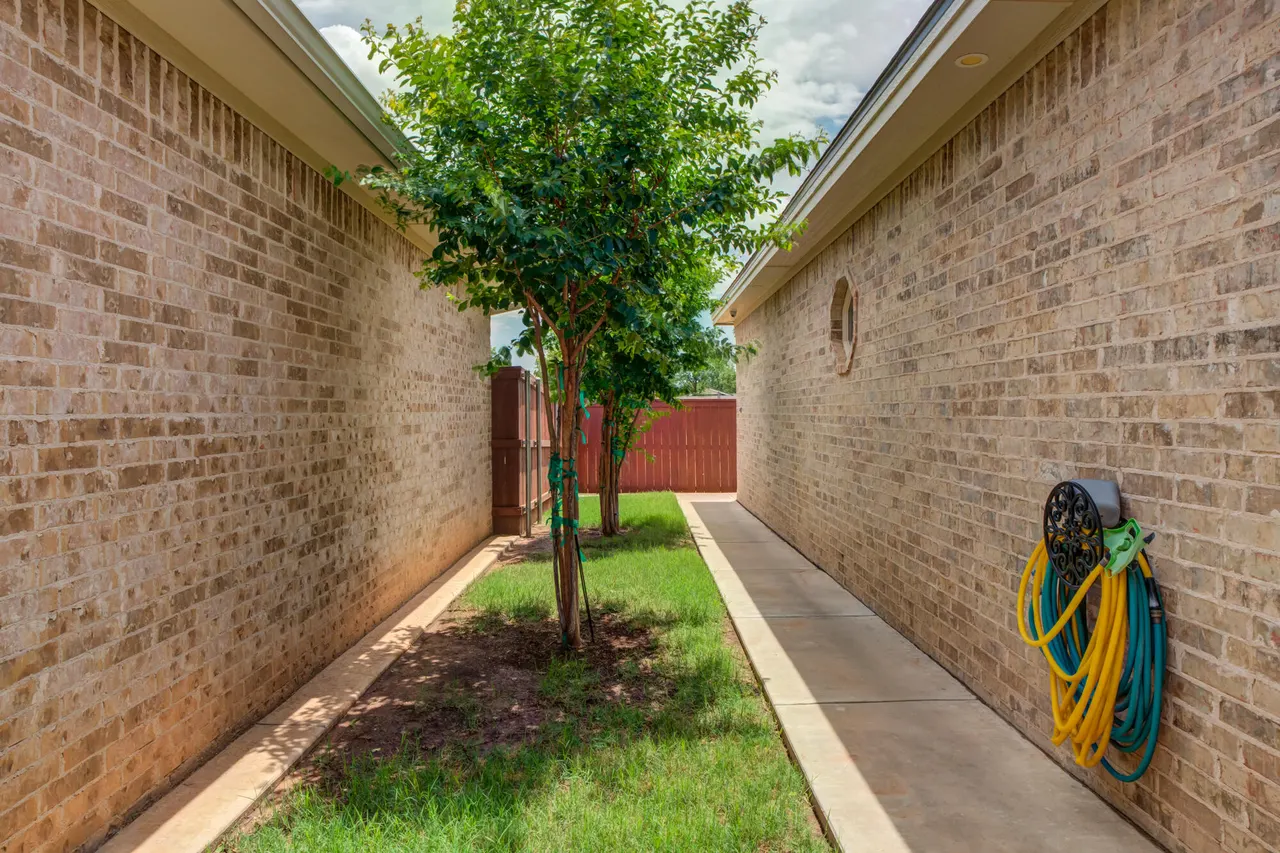 Photo 5 — 3825 59th Street, Lubbock, TX 79413