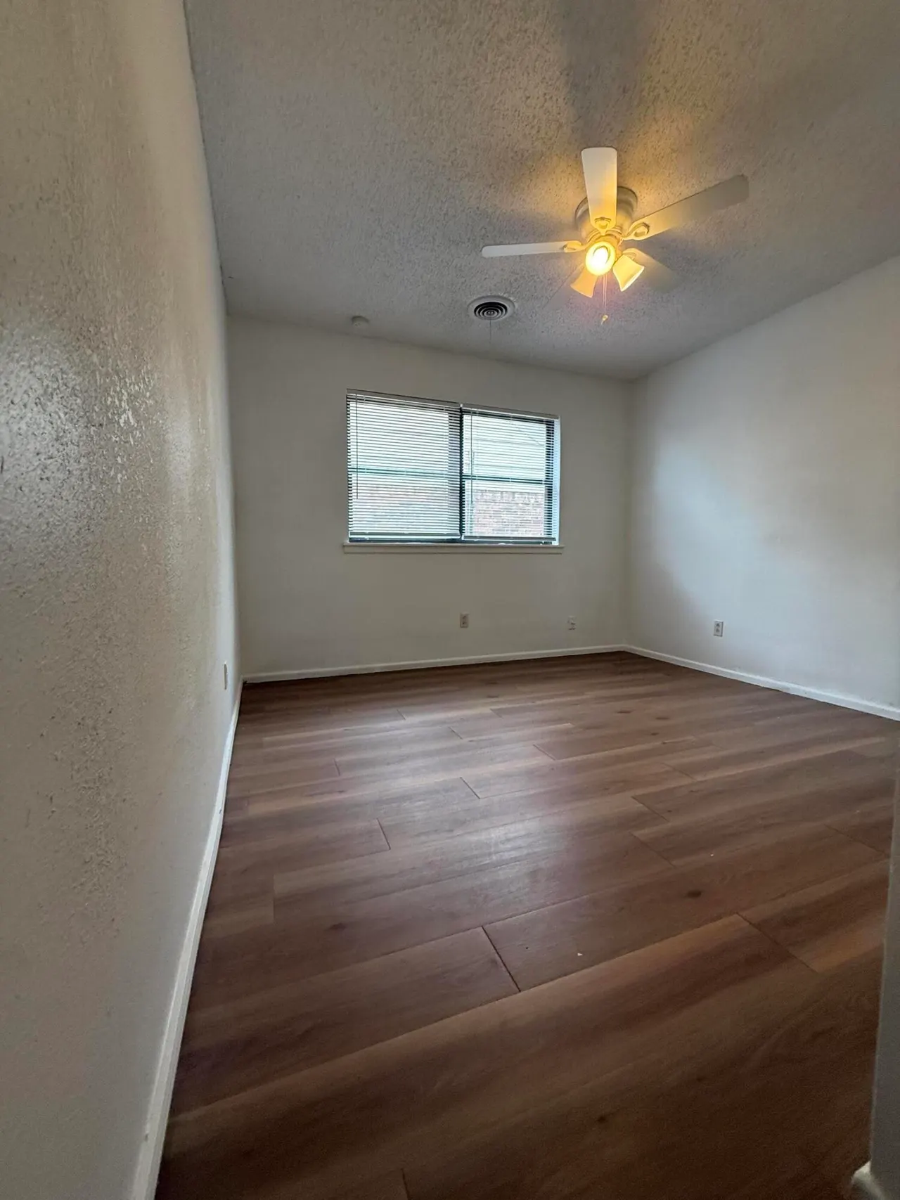 Photo 12 — 5513 16th Street, Lubbock, TX 79416