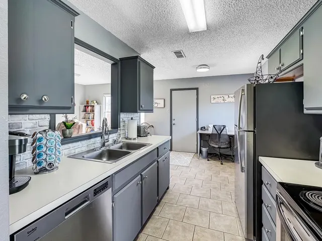 Photo 7 — 8705 Vernon Avenue, Lubbock, TX 79423