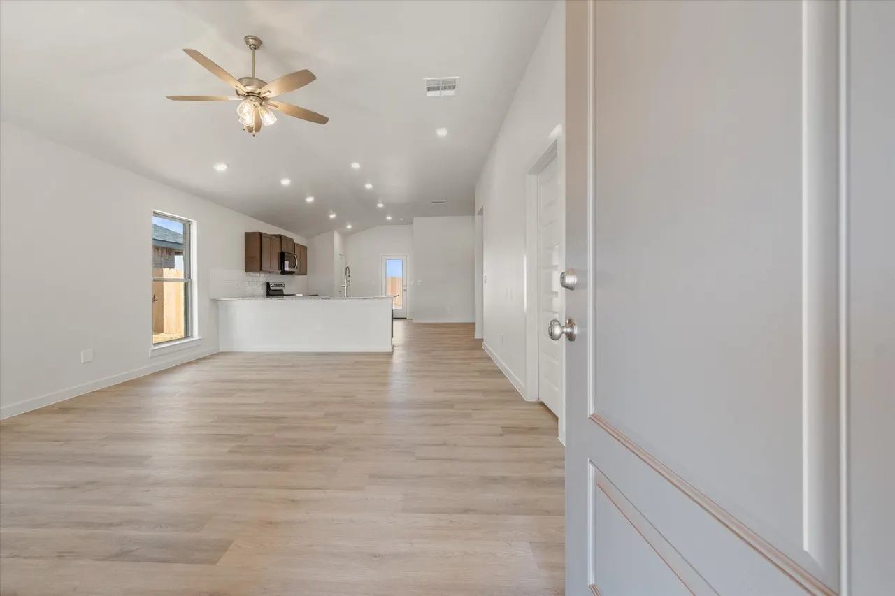 Photo 4 — 6313 Venita Avenue, Lubbock, TX 79407