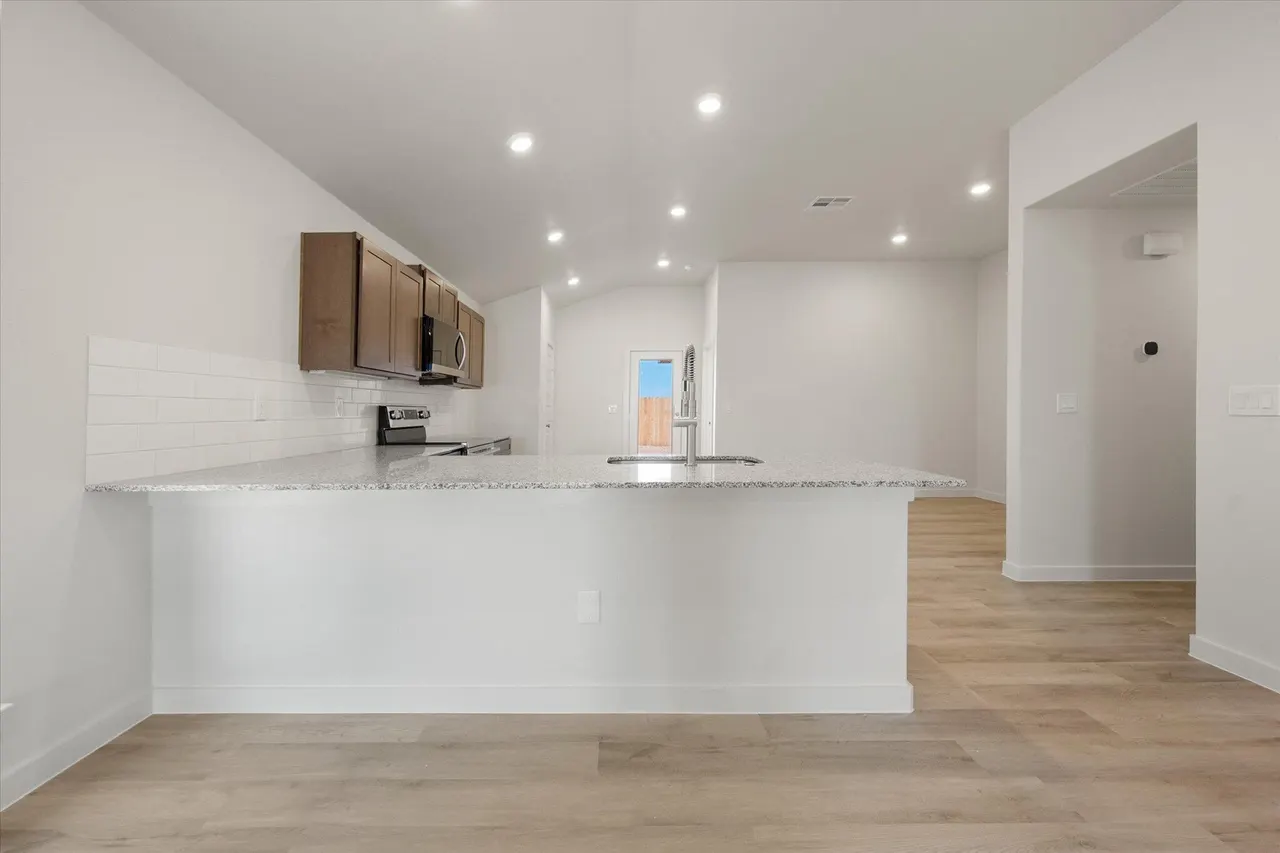 Photo 10 — 6313 Venita Avenue, Lubbock, TX 79407