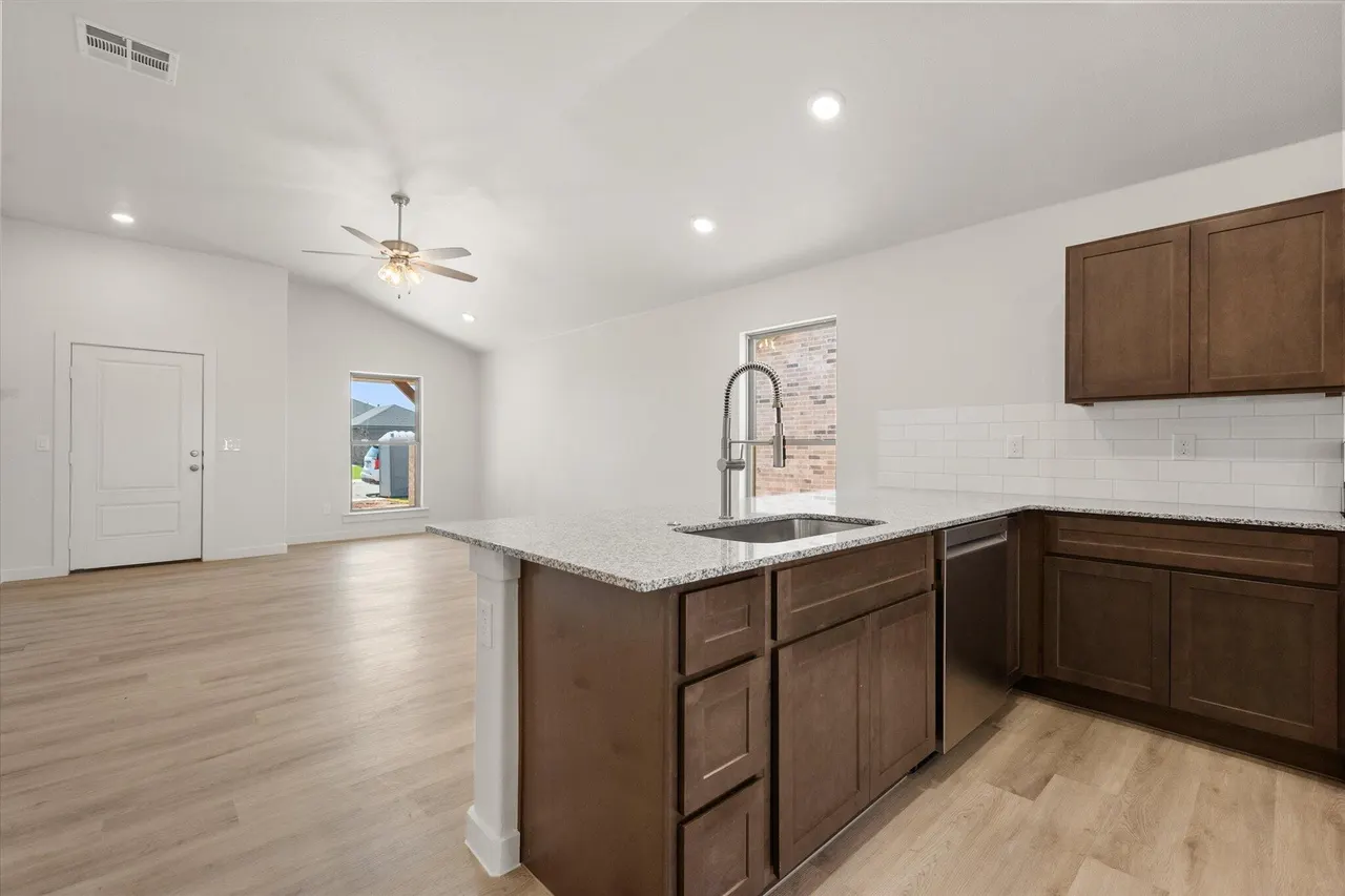 Photo 13 — 6313 Venita Avenue, Lubbock, TX 79407