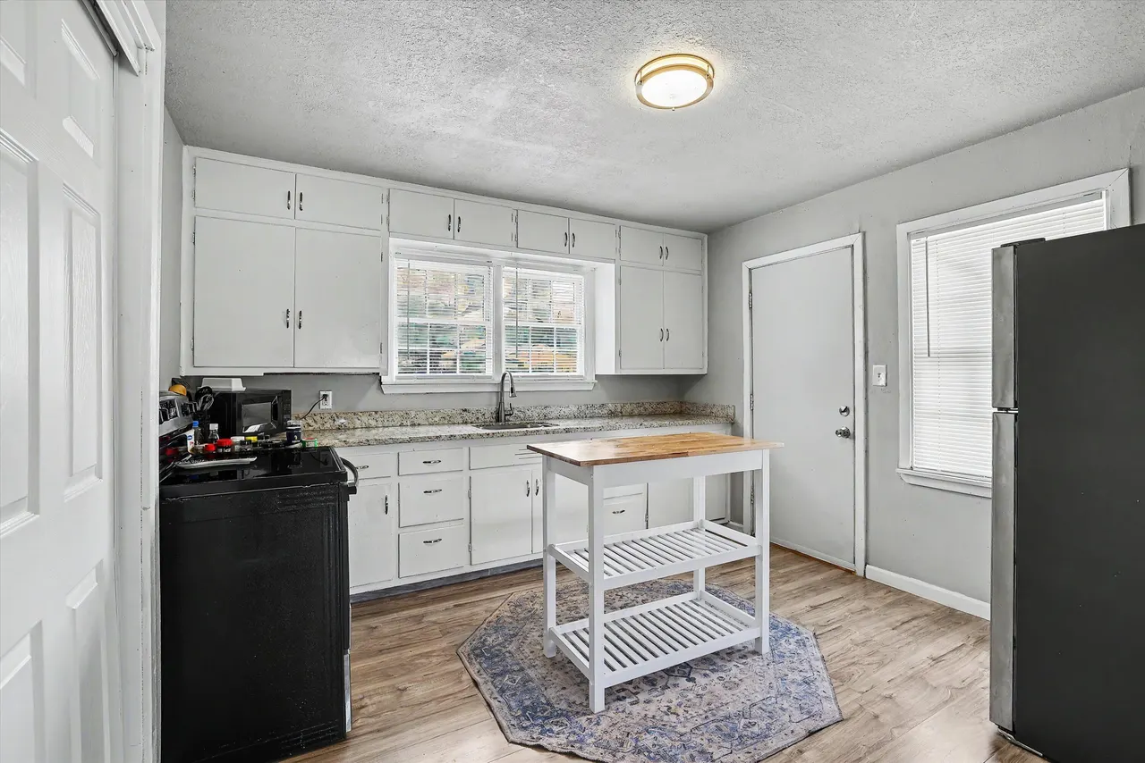 Photo 6 — 2811 35th Street, Lubbock, TX 79413