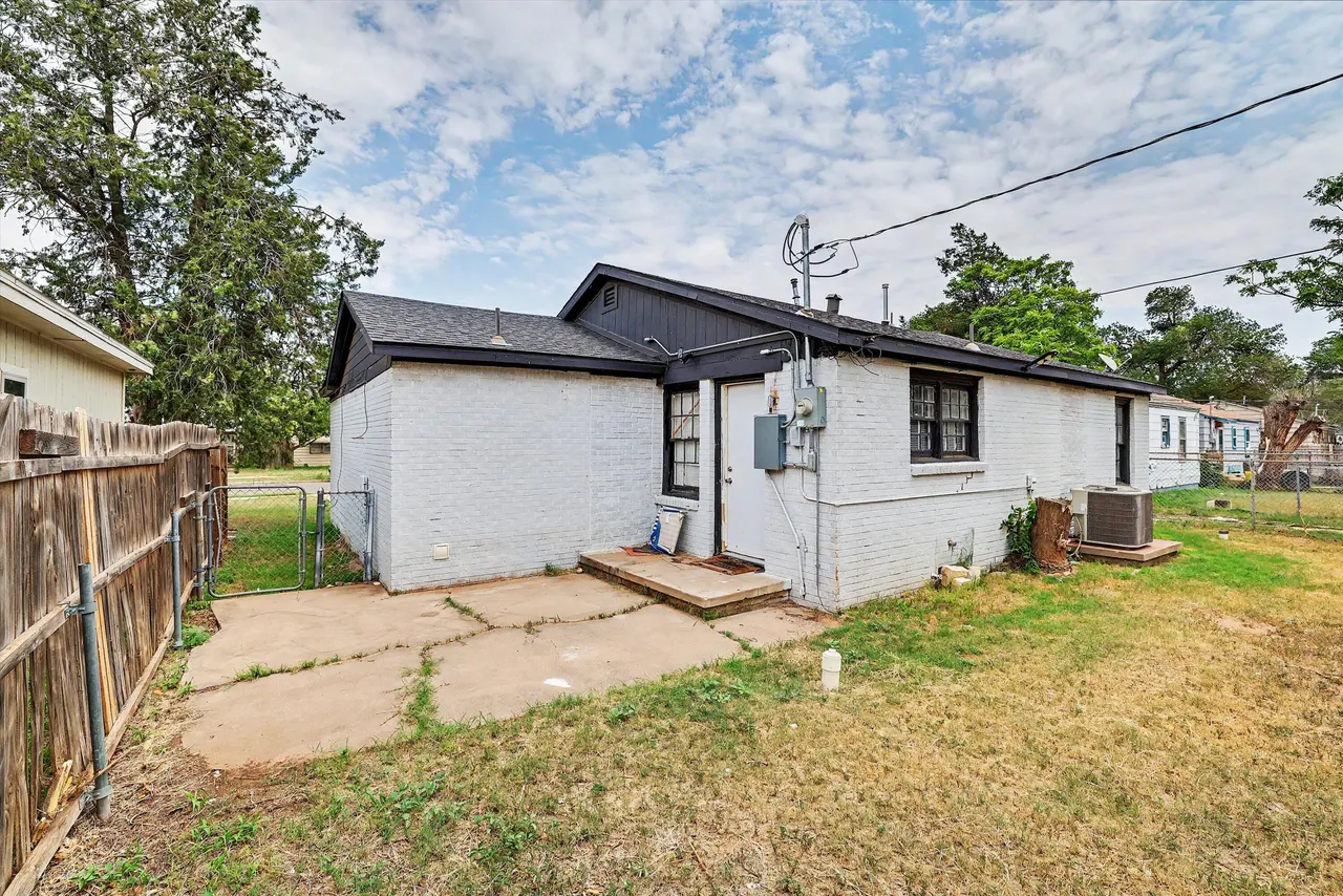 Photo 18 — 2811 35th Street, Lubbock, TX 79413