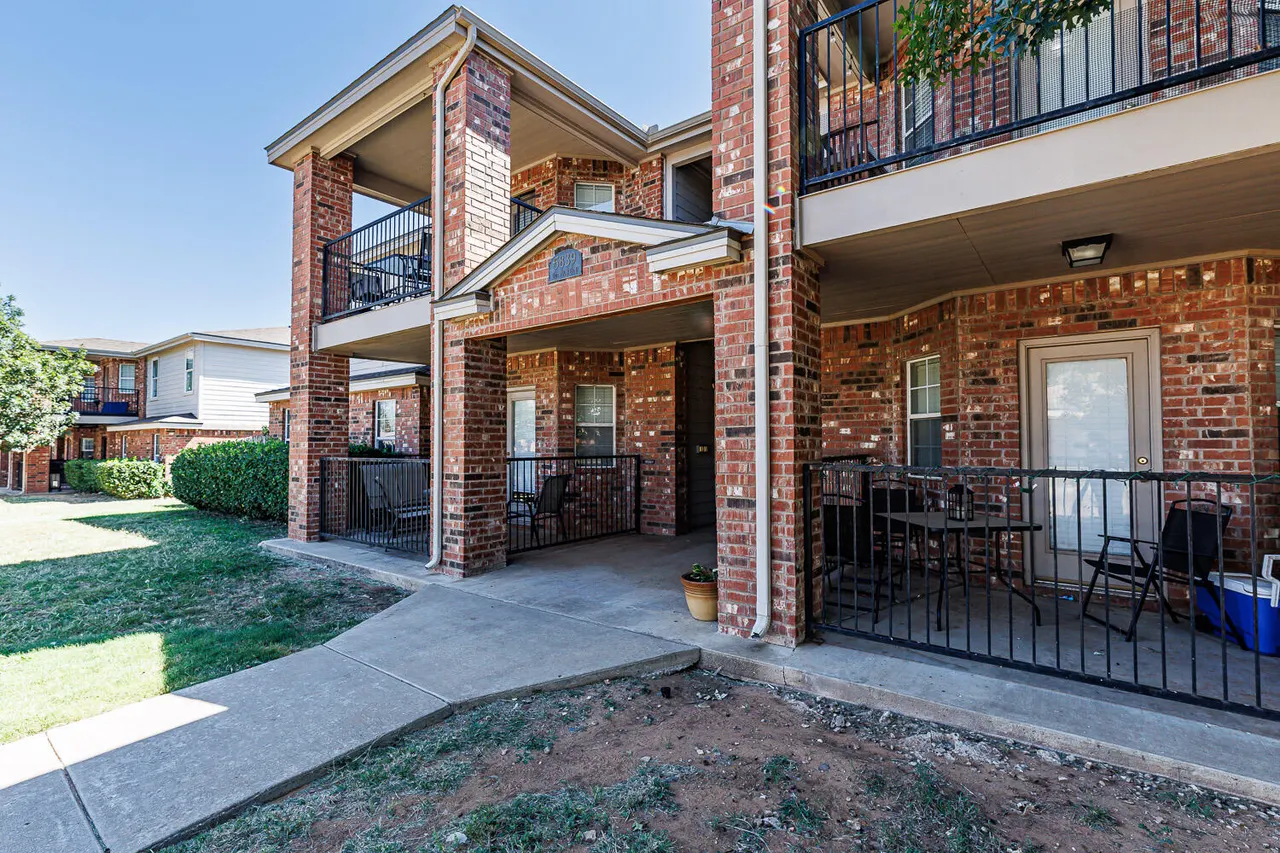 Photo 4 — 5839 7th Street, Lubbock, TX 79416