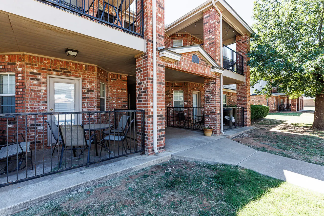 Photo 3 — 5839 7th Street, Lubbock, TX 79416