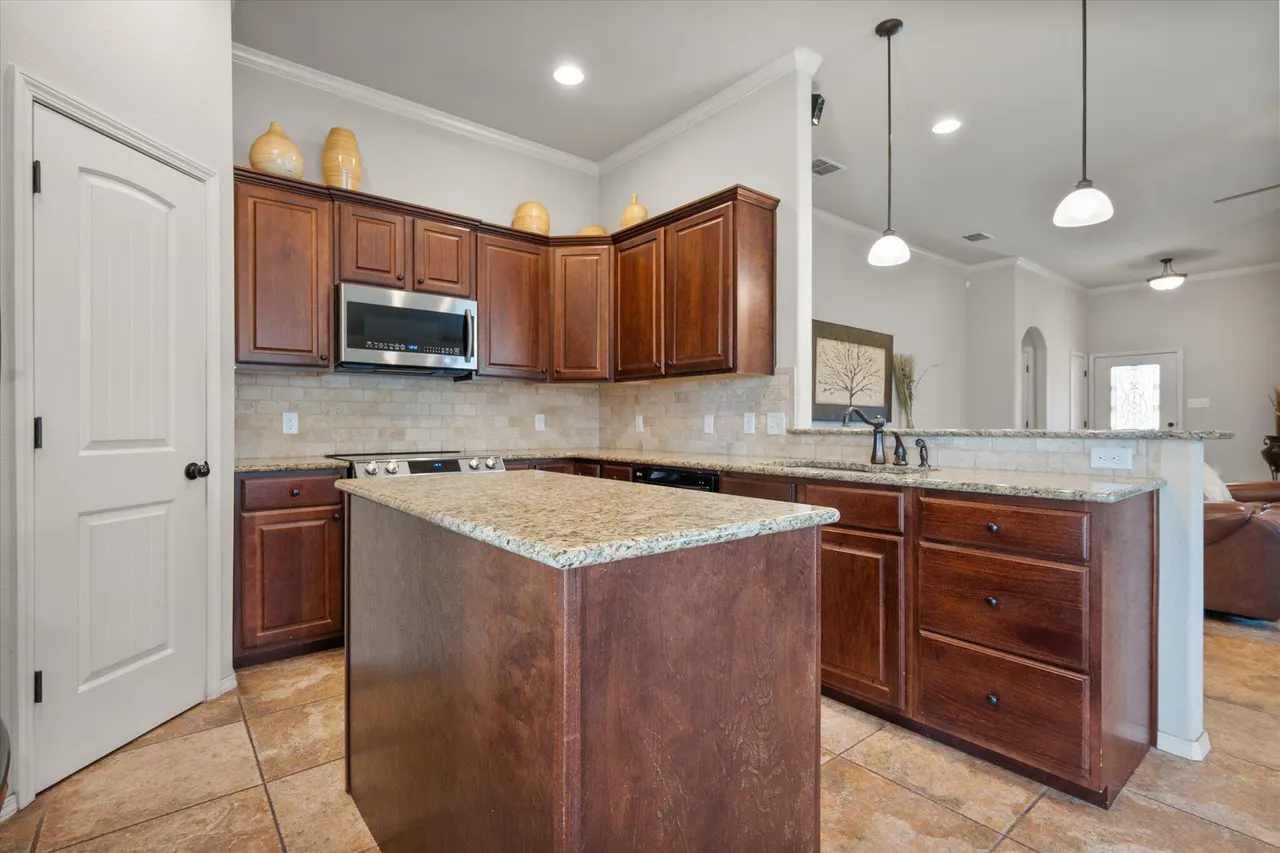 Photo 14 — 3007 111th Street, Lubbock, TX 79423