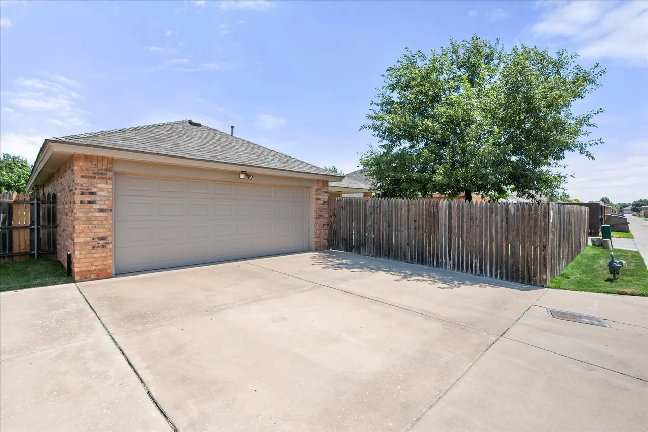 Photo 32 — 3007 111th Street, Lubbock, TX 79423