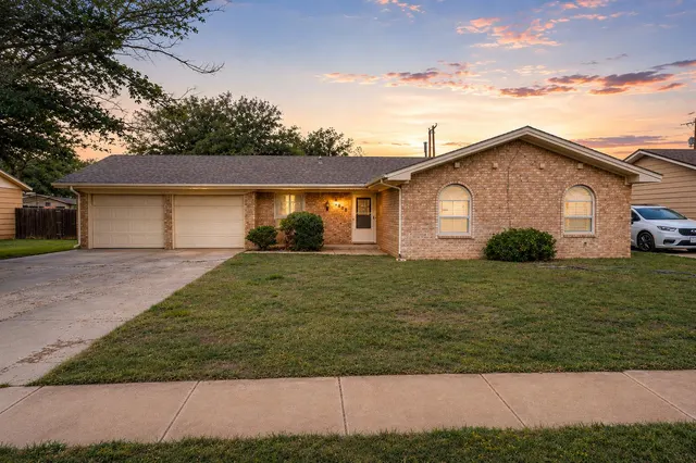 Photo 2 — 4826 9th Street, Lubbock, TX 79416