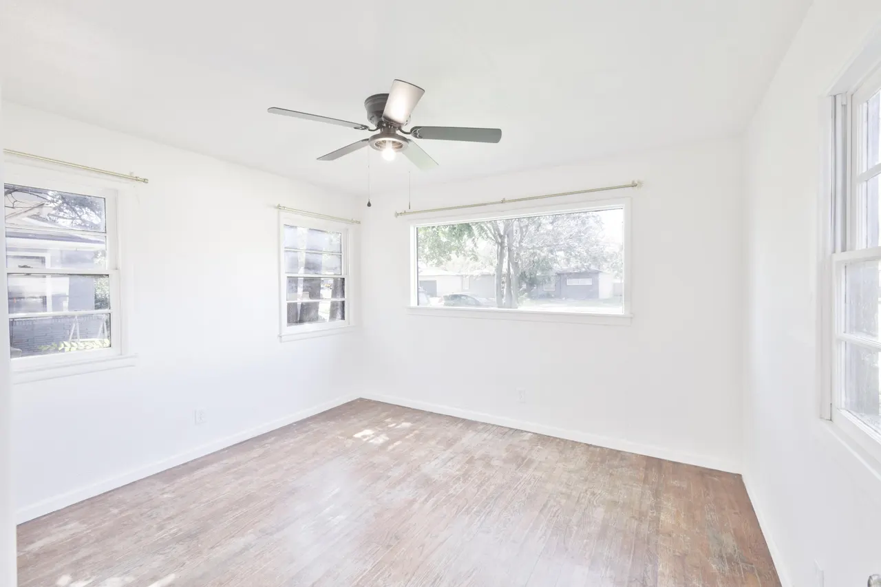 Photo 10 — 3812 31st Street, Lubbock, TX 79410