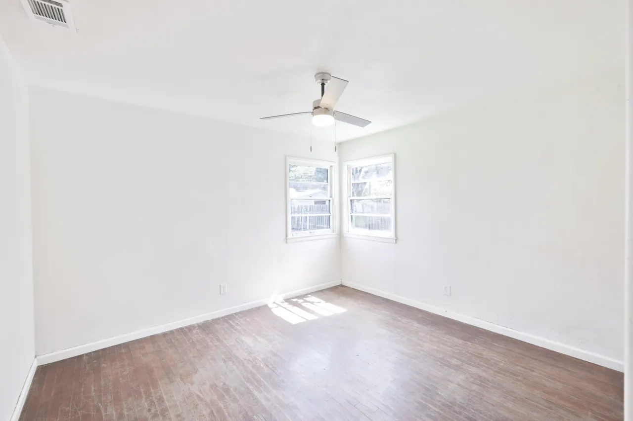 Photo 11 — 3812 31st Street, Lubbock, TX 79410