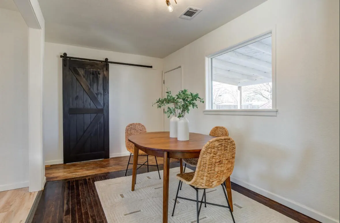 Photo 12 — 3812 31st Street, Lubbock, TX 79410