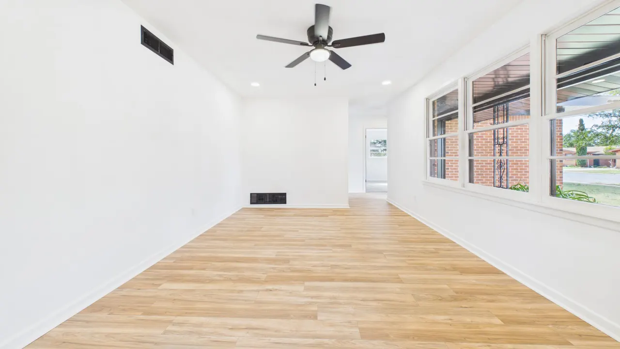 Photo 5 — 4914 48th Street, Lubbock, TX 79414