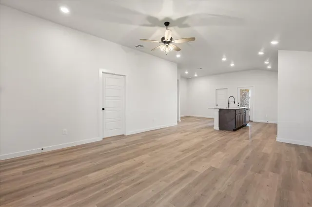Photo 6 — 1310 Saratoga Avenue, Lubbock, TX 79416