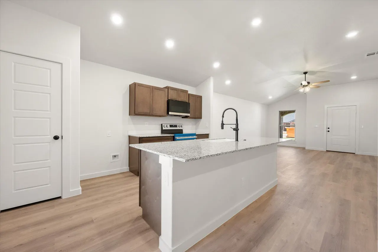 Photo 11 — 1310 Saratoga Avenue, Lubbock, TX 79416