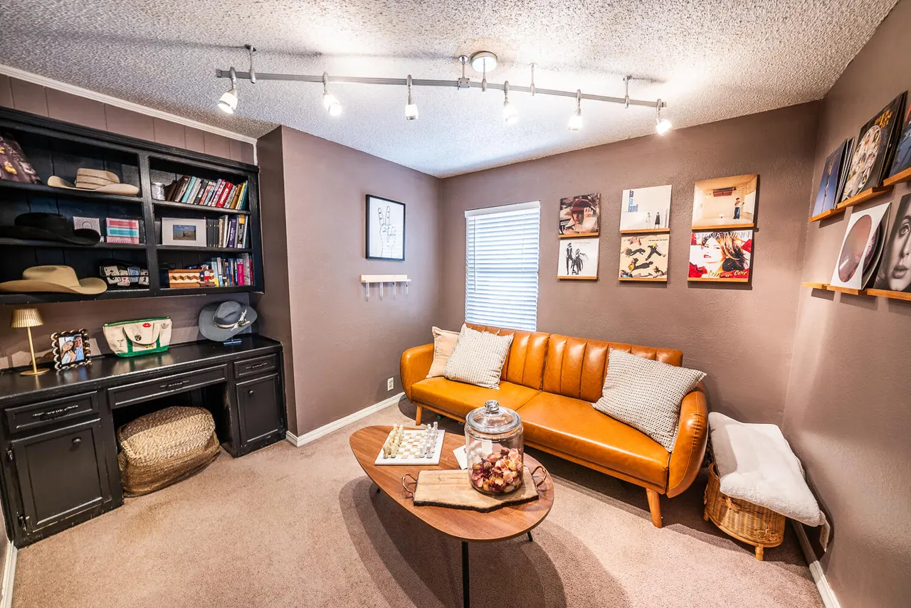 Photo 9 — 506 N Granby Avenue, Lubbock, TX 79416