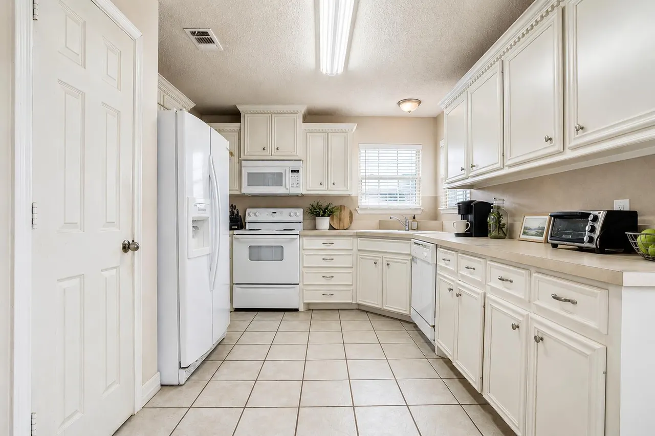 Photo 5 — 1002 Oshkosh Avenue, Lubbock, TX 79416