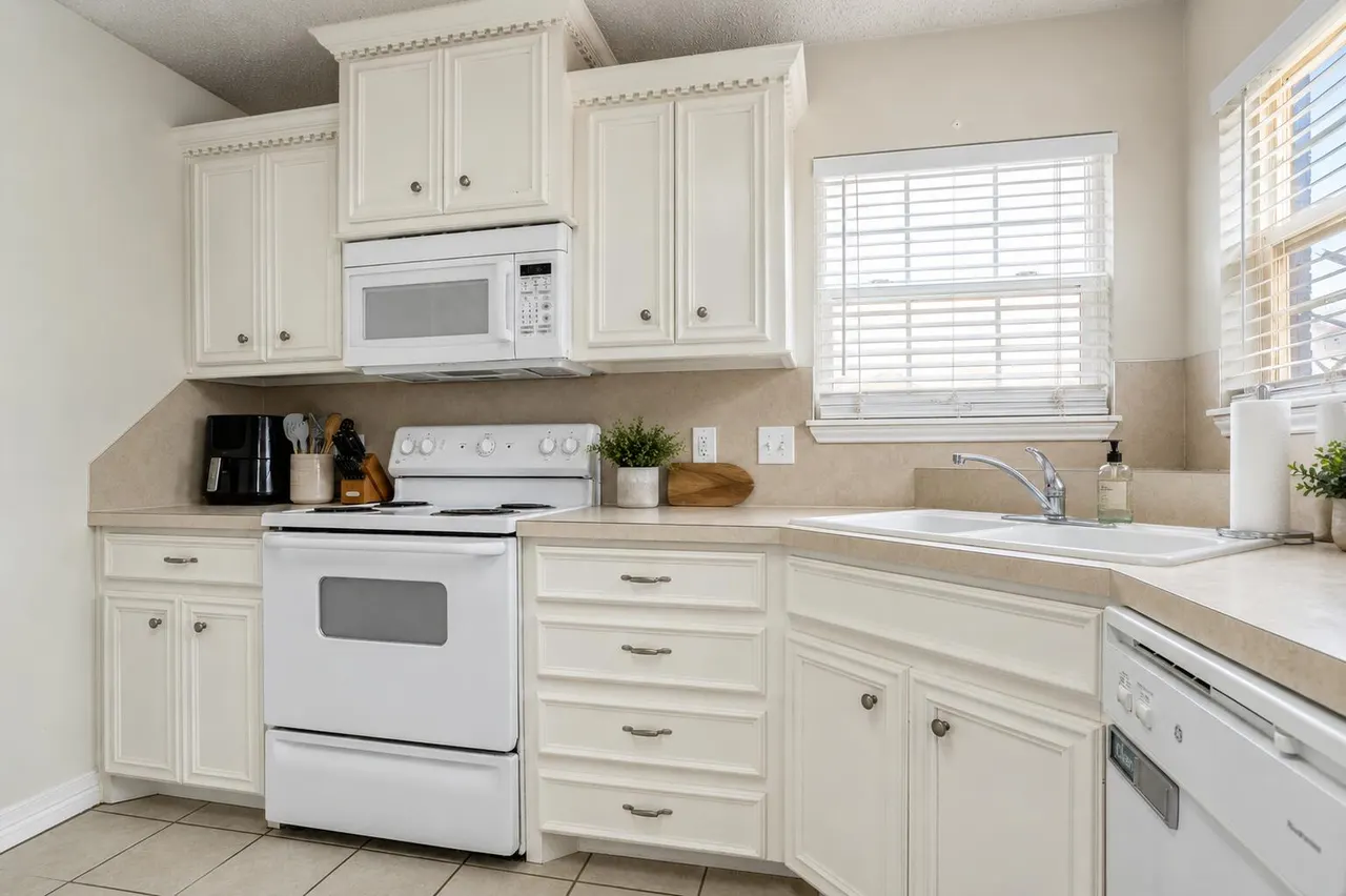 Photo 6 — 1002 Oshkosh Avenue, Lubbock, TX 79416