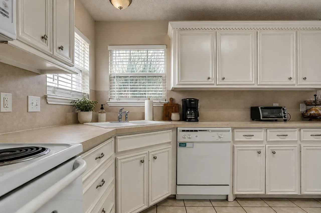 Photo 7 — 1002 Oshkosh Avenue, Lubbock, TX 79416