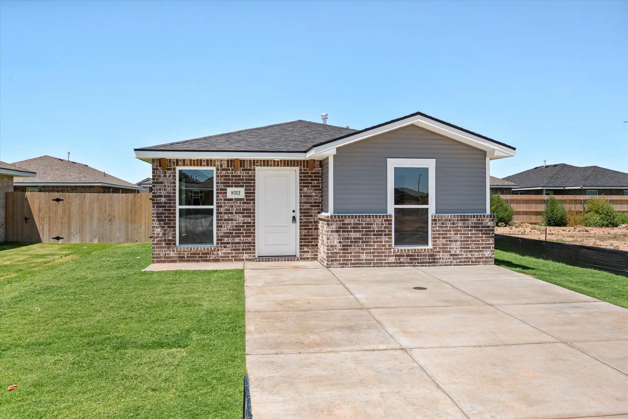 Photo 3 — 8312 25th Street, Lubbock, TX 79407