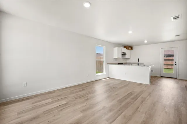 Photo 5 — 8312 25th Street, Lubbock, TX 79407