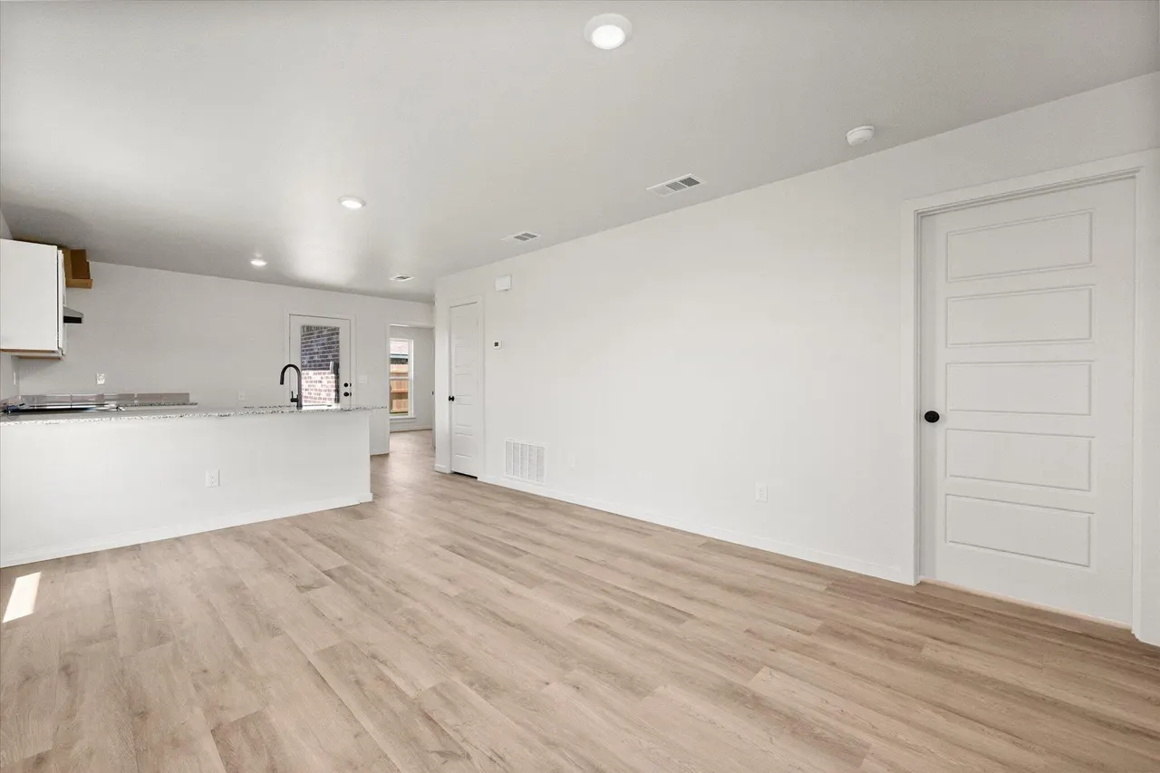 Photo 6 — 8312 25th Street, Lubbock, TX 79407