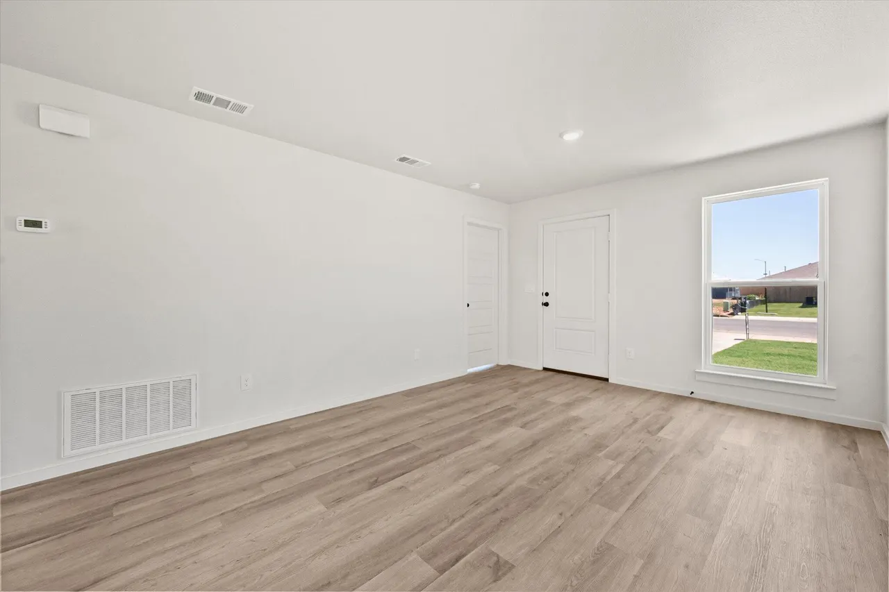 Photo 7 — 8312 25th Street, Lubbock, TX 79407