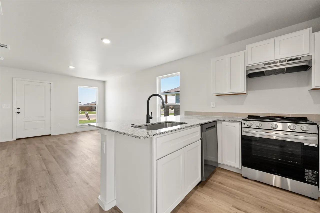 Photo 10 — 8312 25th Street, Lubbock, TX 79407