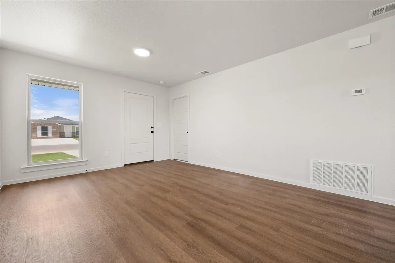 Photo 7 — 5519 Smith Street, Lubbock, TX 79416