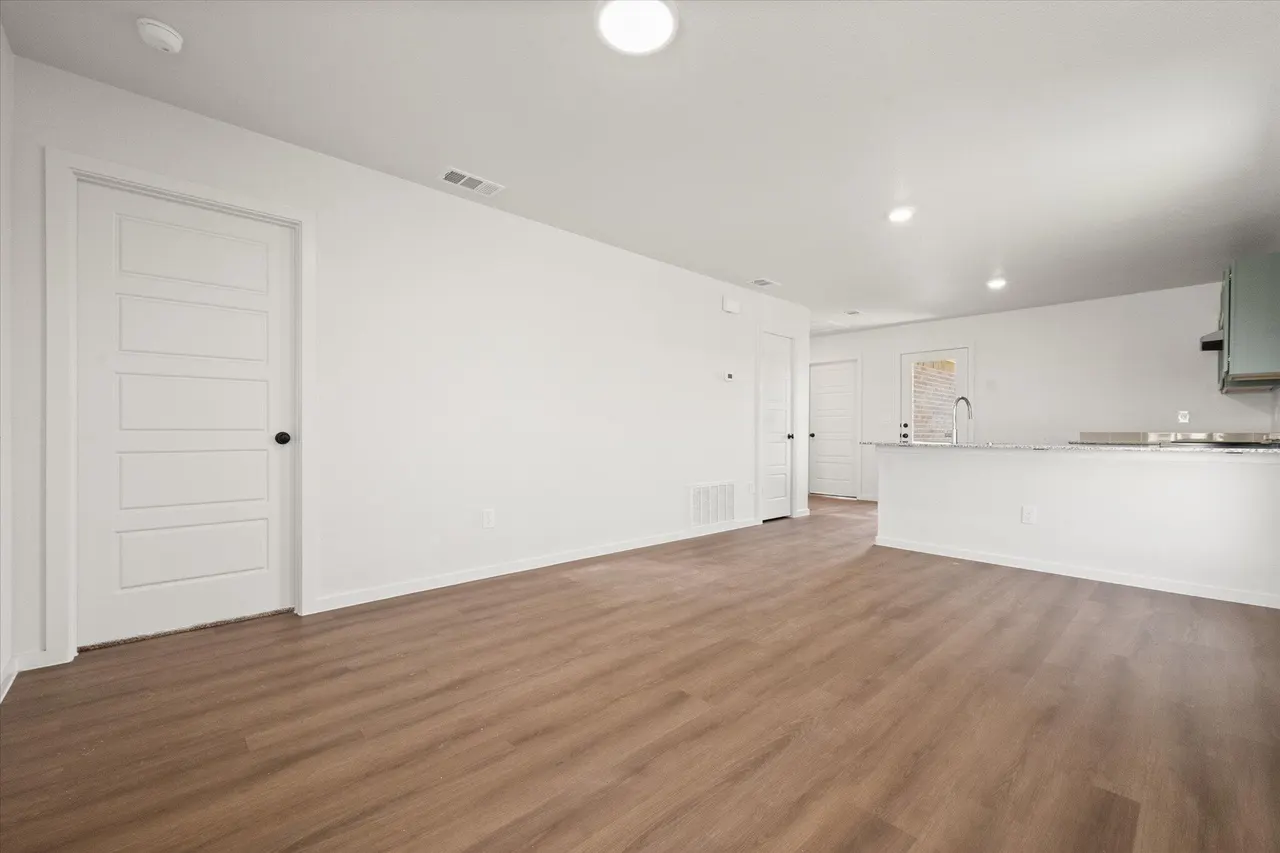 Photo 6 — 5519 Smith Street, Lubbock, TX 79416