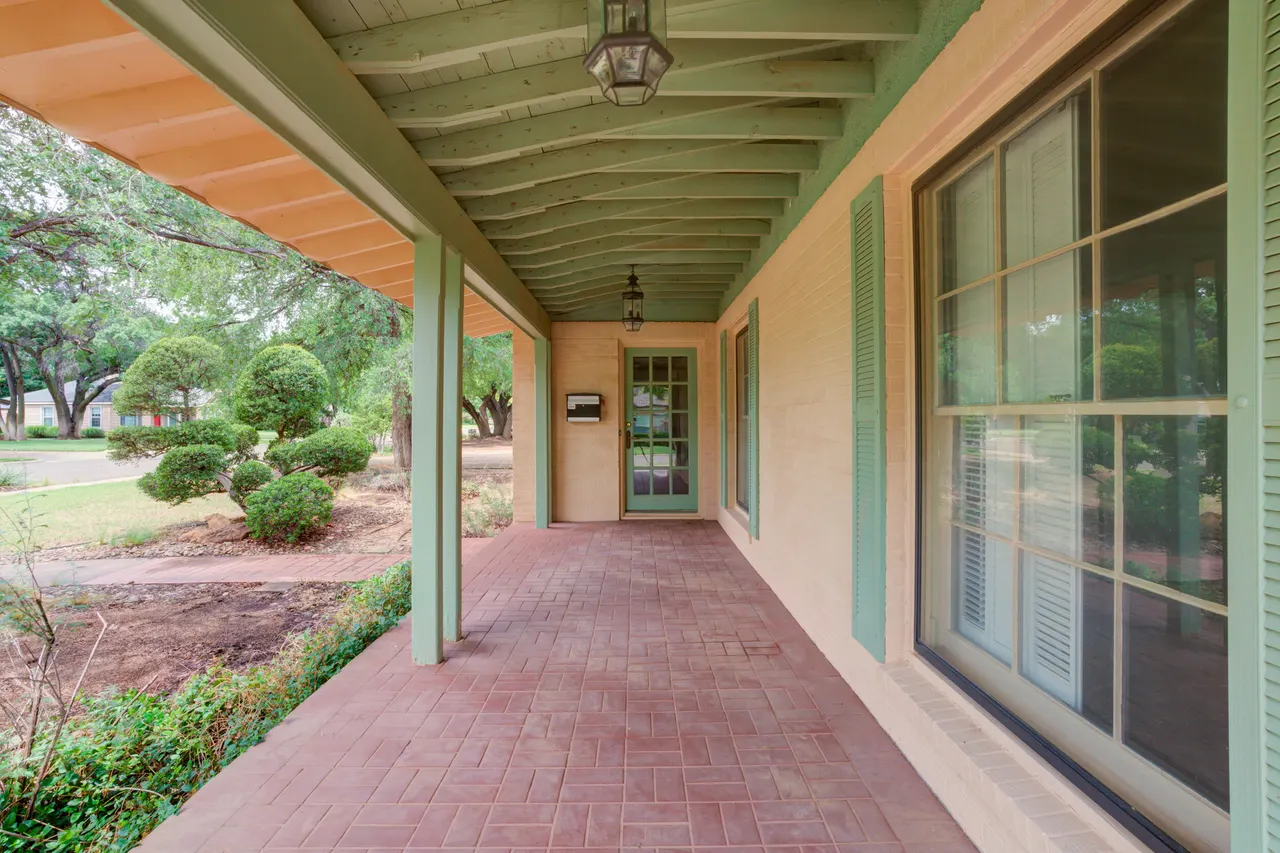 Photo 5 — 3302 20th Street, Lubbock, TX 79410