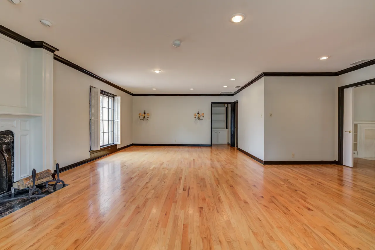 Photo 7 — 3302 20th Street, Lubbock, TX 79410