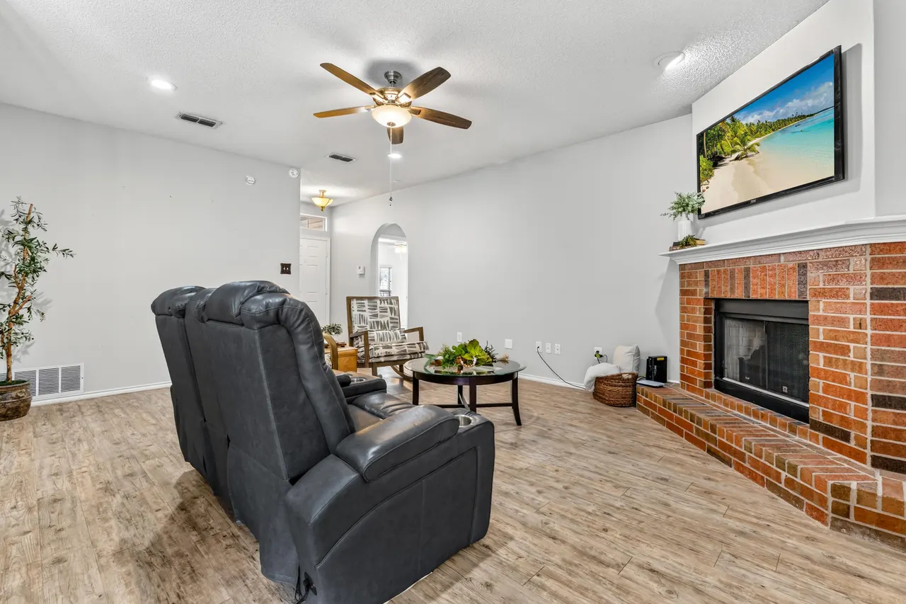Photo 5 — 6217 18th Street, Lubbock, TX 79416