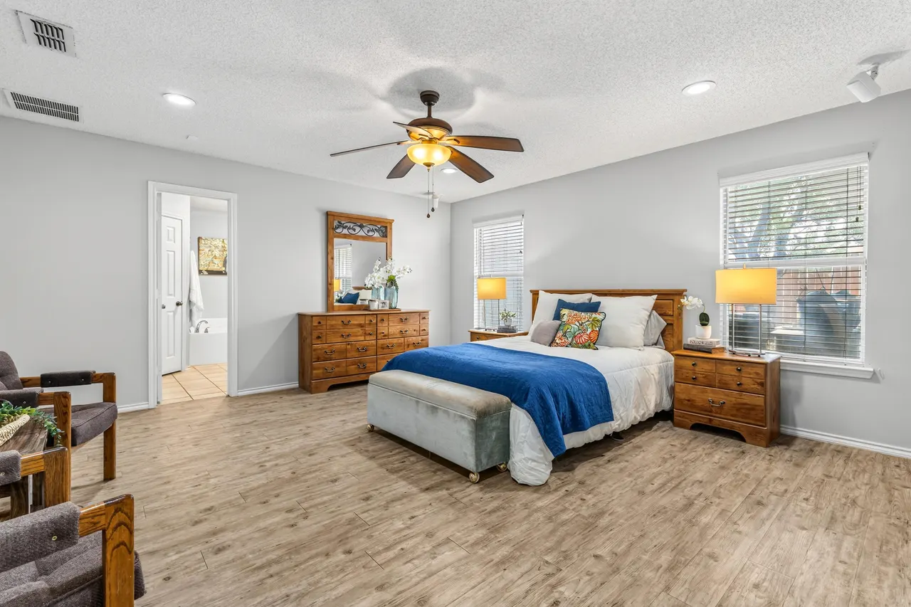 Photo 11 — 6217 18th Street, Lubbock, TX 79416