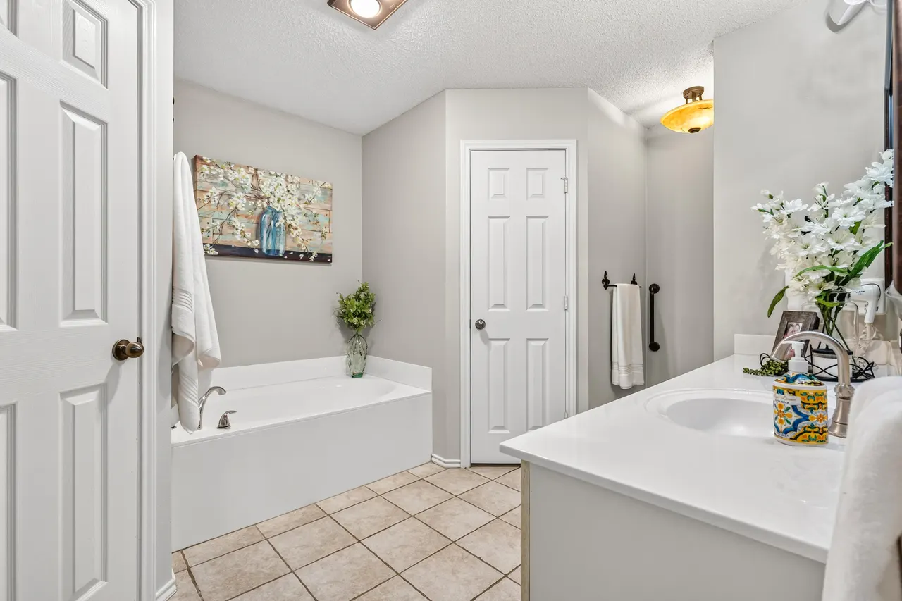 Photo 13 — 6217 18th Street, Lubbock, TX 79416