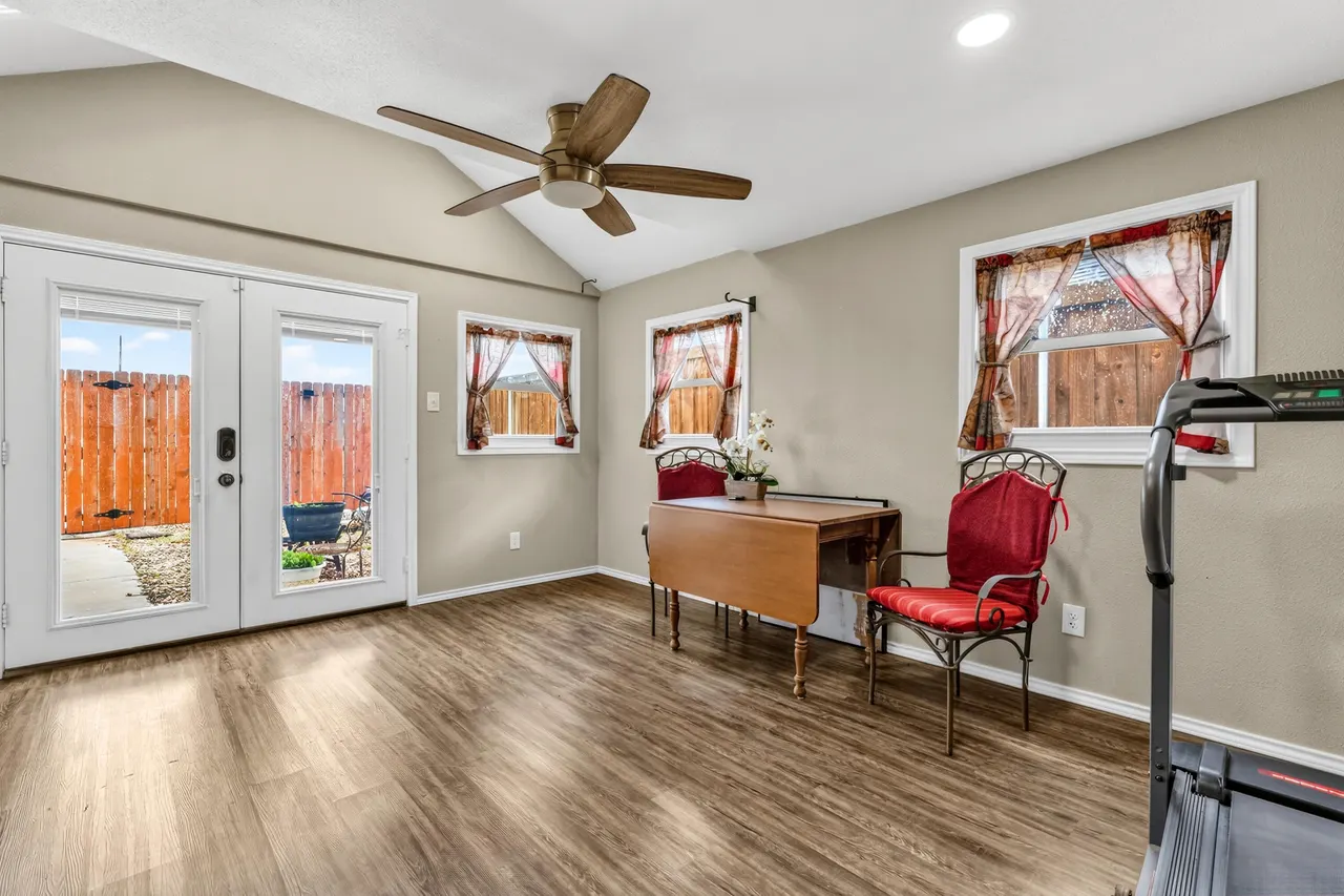 Photo 14 — 6217 18th Street, Lubbock, TX 79416