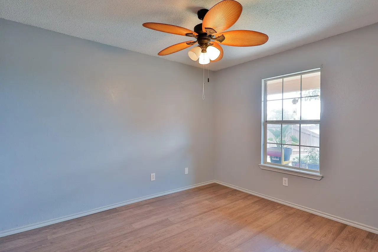 Photo 12 — 2606 Auburn Street, Lubbock, TX 79415