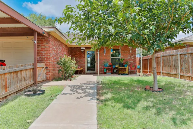 Photo 3 — 2606 Auburn Street, Lubbock, TX 79415