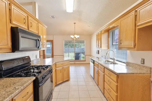 Photo 2 — 2214 91st Street, Lubbock, TX 79423