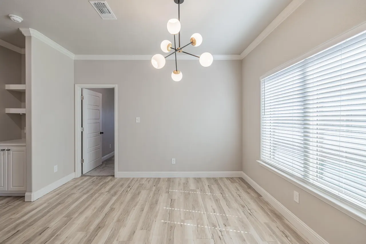 Photo 13 — 6906 16th Street, Lubbock, TX 79416