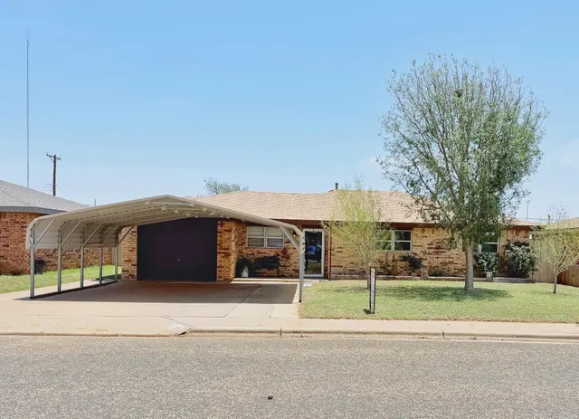 Front exterior — 211 Avenue U, Levelland, TX 79336