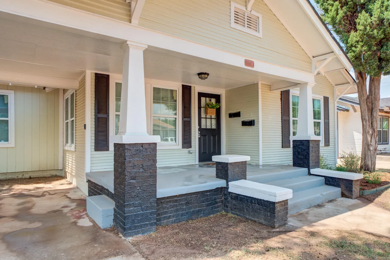Photo 3 — 1907 16th Street, Lubbock, TX 79401